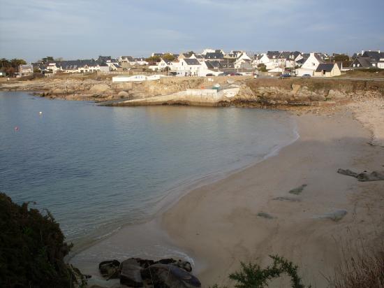 Vue sur petite plage de Ploemeur Kerroch