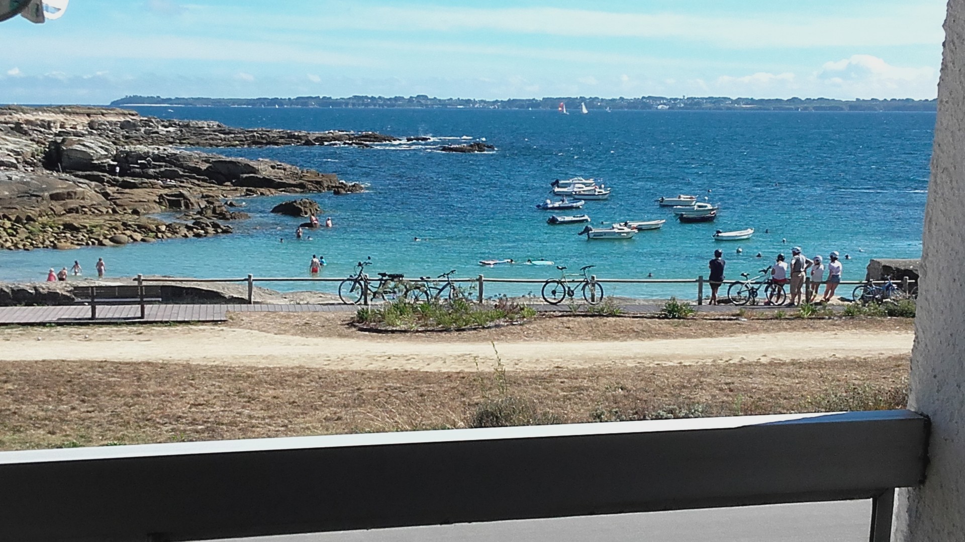 Vue du balcon sur la Plage et l'Ile de Groix