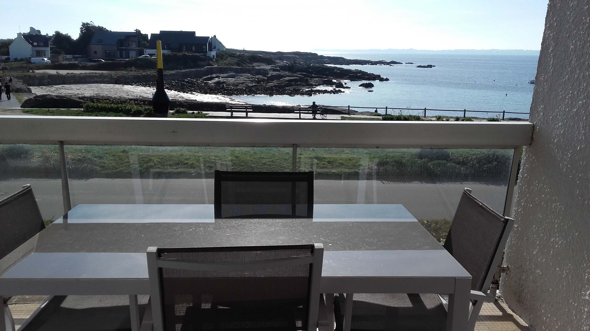 Loggia et vue sur la plage