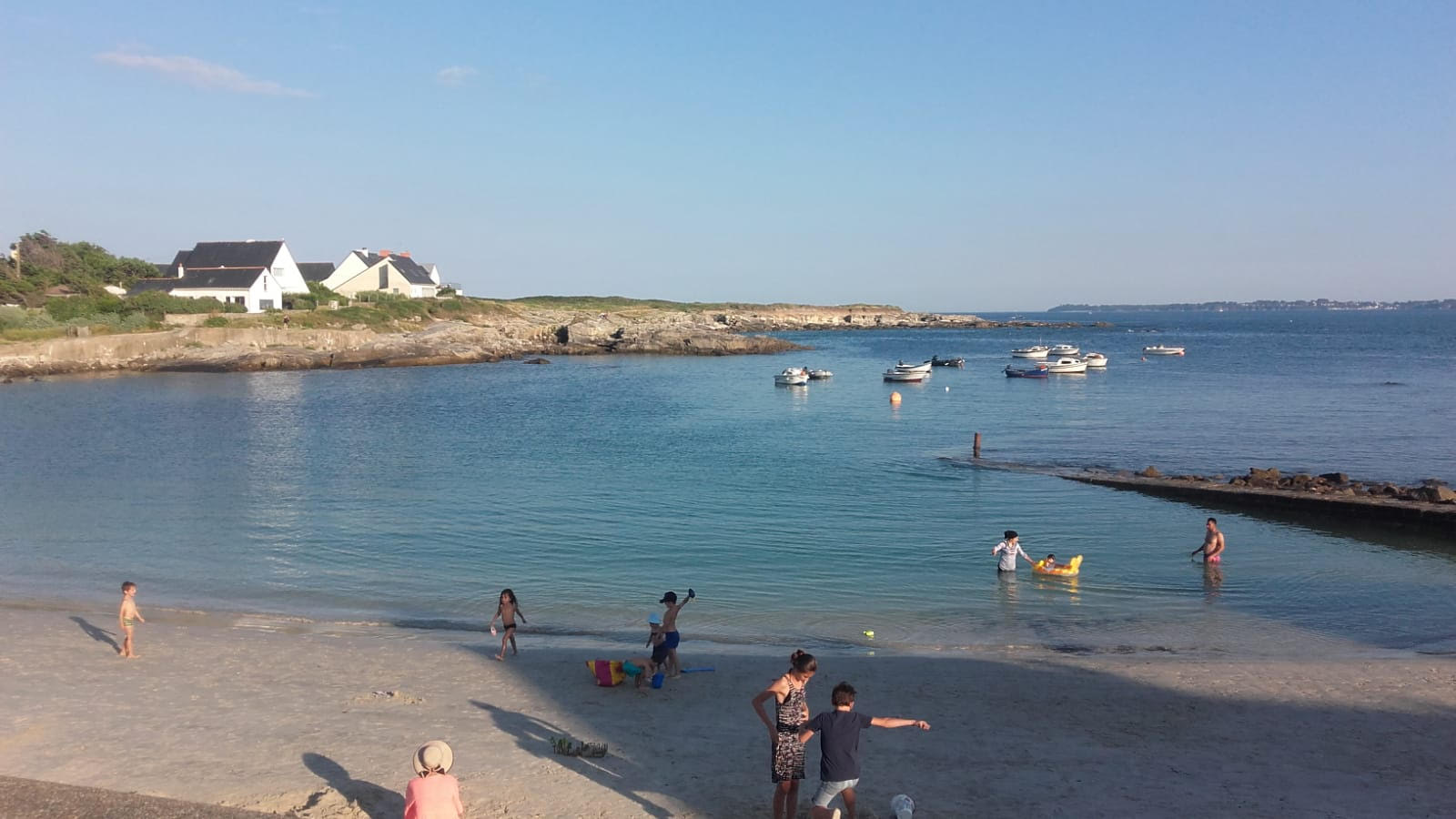 La petite plage familiale  : Le Courégant en face de la résidence